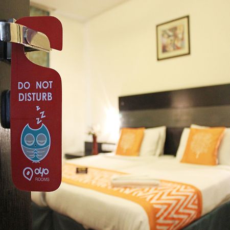 Oyo 605 Hotel Camria Gurgaon Exterior foto